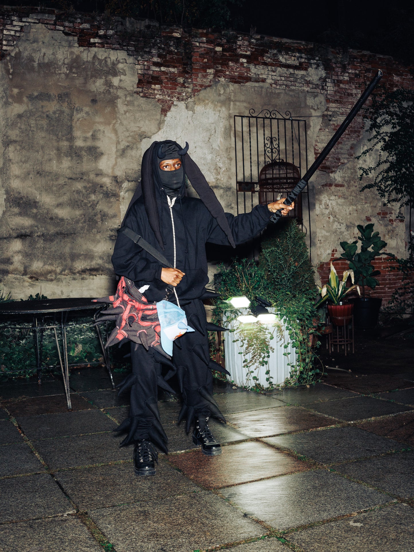 BLACK (WICKIE) HOODIE